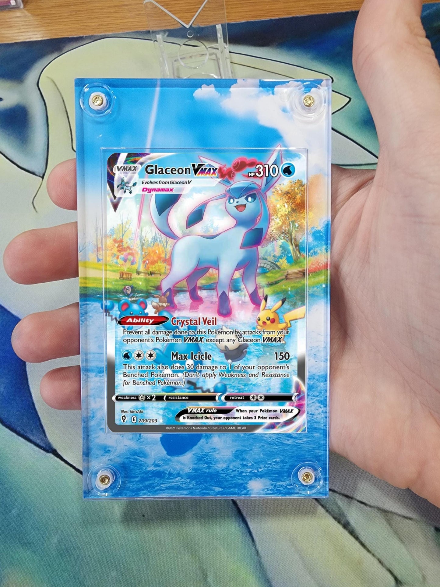 Pokemon Glaceon VMAX 209/203 Evolving Skies Extended Artwork Case